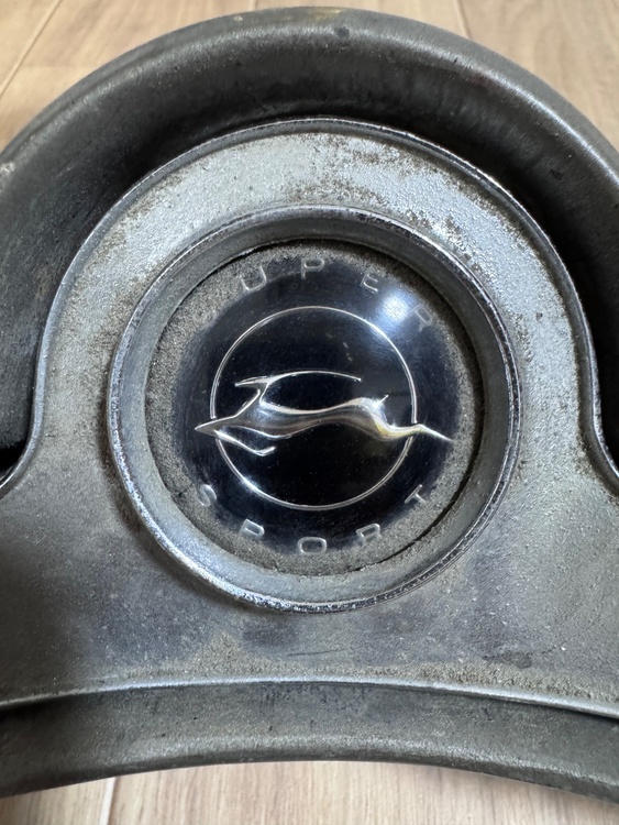 シボレー・インパラ 1960年 旧車 ステアリング ハンドル レトロ ビンテージ（カー用品）の商品画像 - 査定依頼日：2026年4月10日 - 最高査定価格：10,000円