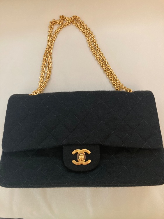 マトラッセ　ジャージ素材（ブランドバッグ）の商品画像 - 査定依頼日：2025年9月5日 - 最高査定価格：200,000円