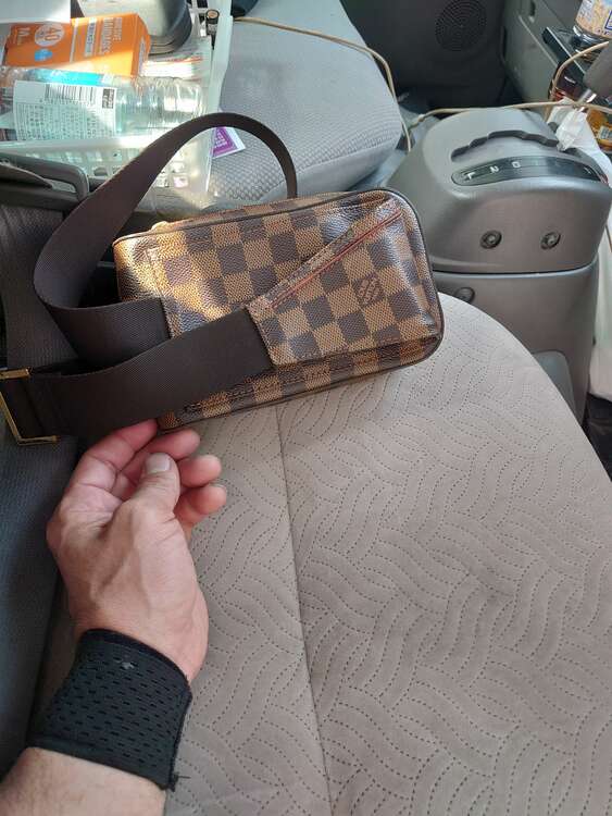 わからない（ブランド財布・小物）の商品画像 - 査定依頼日：2025年4月17日 - 最高査定価格：50,000円