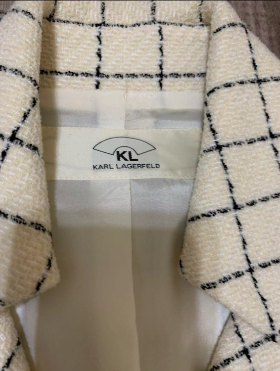 カールラガーフェルドのスカートスーツ（古着・ファッション）の商品画像 - 査定依頼日：2025年6月12日 - 最高査定価格：2,000円