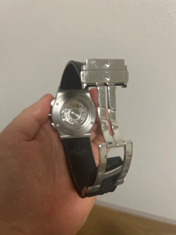 ウブロ クラシックフュージョン 119828（高級時計）の商品画像 - 査定依頼日：2026年3月17日 - 最高査定価格：750,000円