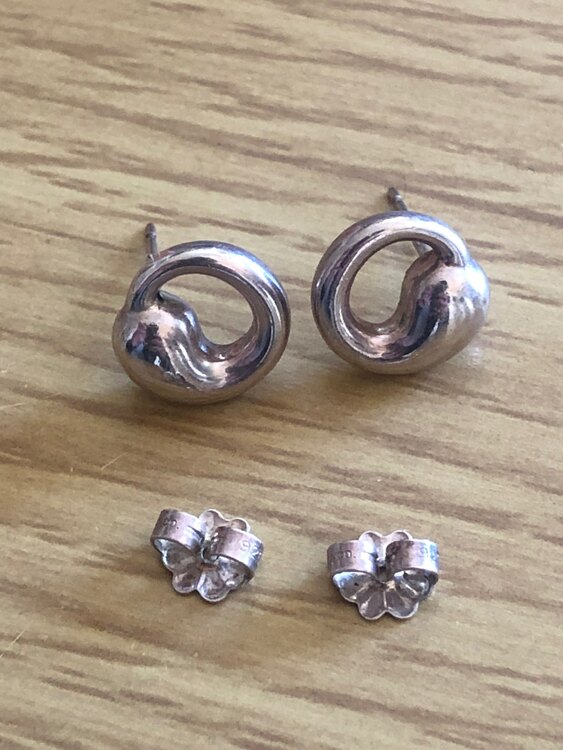 ピアス（金・貴金属）の商品画像 - 査定依頼日：2023年12月6日 - 最高査定価格：10,000円