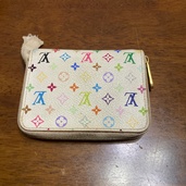 マルチカラー小銭入れ（ブランド財布・小物）の商品画像 - 査定依頼日：2025年12月8日 - 最高査定価格：10,000円