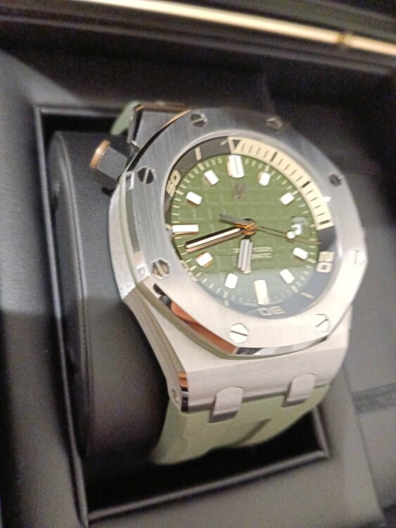 オフショアダイバー（高級時計）の商品画像 - 査定依頼日：2026年4月10日 - 最高査定価格：4,000,000円