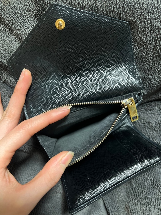 イブサンローラン  （ブランドバッグ）の商品画像 - 査定依頼日：2026年4月26日 - 最高査定価格：40,000円