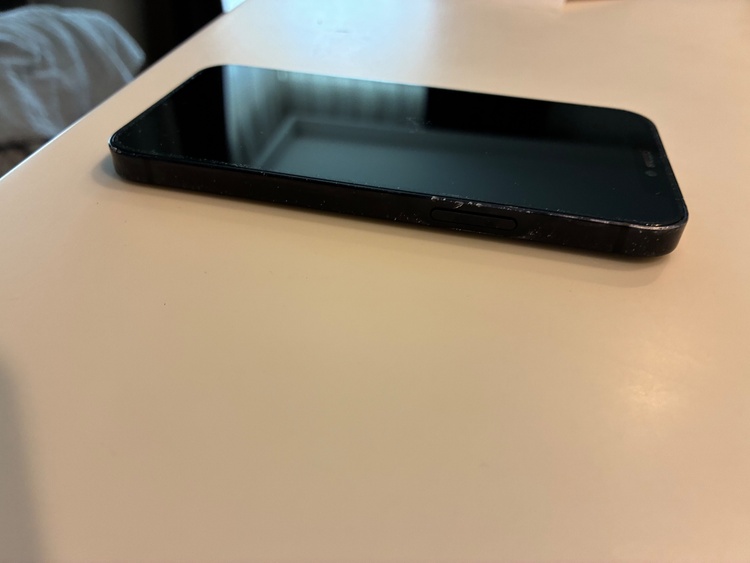 iPhone iPhone 12 mini 64GB au（スマホ）の商品画像 - 査定依頼日：2026年6月18日 - 最高査定価格：4,000円