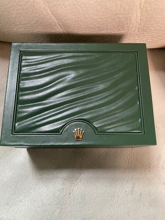 ロレックスオイスターパーペチュアル（高級時計）の商品画像 - 査定依頼日：2025年5月9日 - 最高査定価格：370,000円