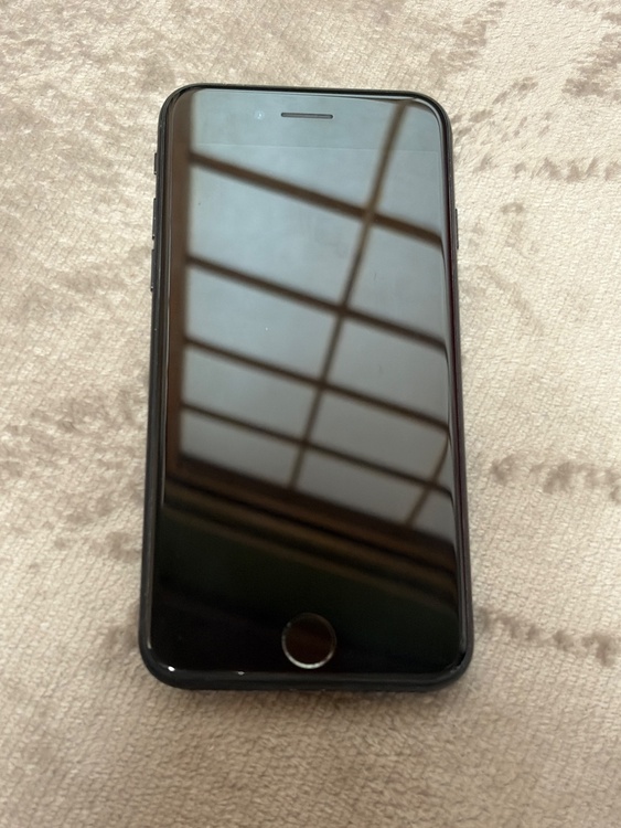 iPhone SE (第 3 世代) 128GB SIMフリー（スマホ）の商品画像 - 査定依頼日：2026年2月6日 - 最高査定価格：37,000円