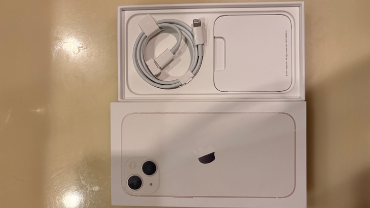 iPhone iPhone 13 256GB SIMフリー（スマホ）の商品画像 - 査定依頼日：2026年9月5日 - 最高査定価格：37,500円