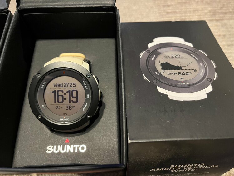 SUUNTO TRAVERSE /SUUNTO AMBIT3 VERTICAL（アウトドア用品）の商品画像 - 査定依頼日：2026年2月25日 - 最高査定価格：3,000円