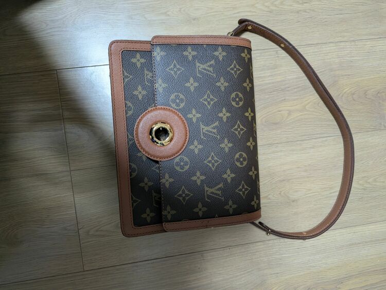 ルイヴィトン モノグラム （ブランドバッグ）の商品画像 - 査定依頼日：2025年10月20日 - 最高査定価格：15,000円