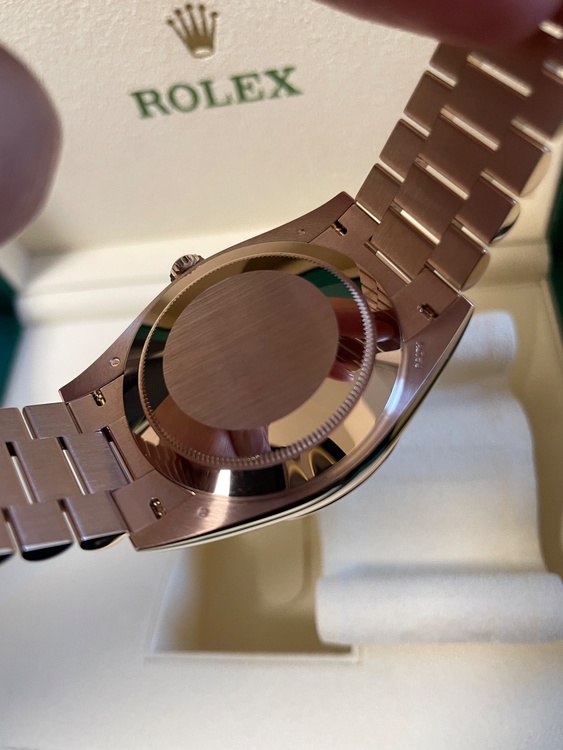 ロレックス デイデイト 228235（高級時計）の商品画像 - 査定依頼日：2026年1月12日 - 最高査定価格：8,500,000円