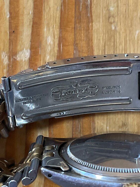 ロレックス デイデイト （高級時計）の商品画像 - 査定依頼日：2025年2月14日 - 最高査定価格：600,000円