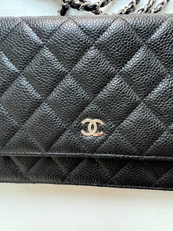 マトラッセル　キャビアスキンチェーンウォレット（ブランドバッグ）の商品画像 - 査定依頼日：2025年10月28日 - 最高査定価格：350,000円