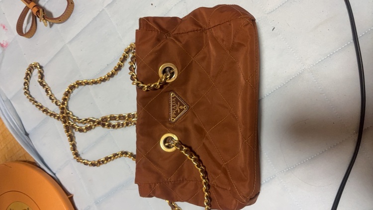 プラダのバック（ブランドバッグ）の商品画像 - 査定依頼日：2025年8月31日 - 最高査定価格：50,000円