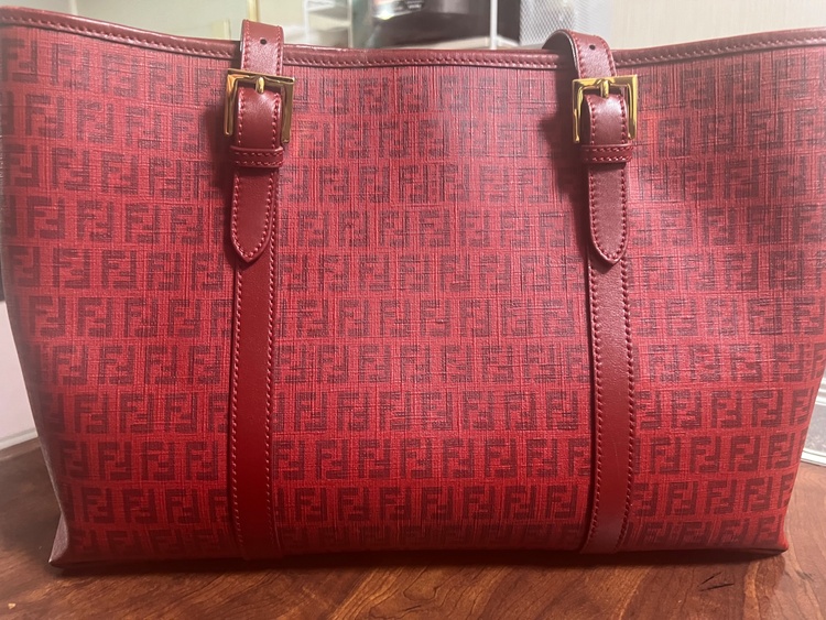 フェラガモ  （ブランドバッグ）の商品画像 - 査定依頼日：2026年4月6日 - 最高査定価格：14,000円