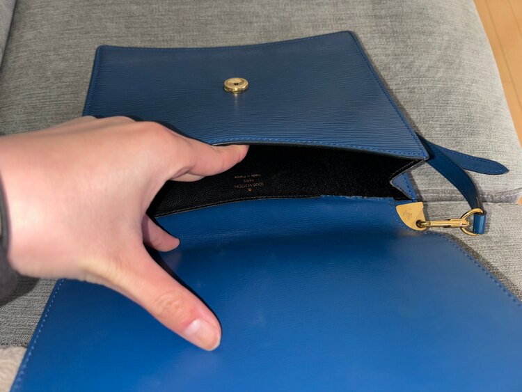 イブサンローラン  （ブランドバッグ）の商品画像 - 査定依頼日：2025年3月4日 - 最高査定価格：20,000円