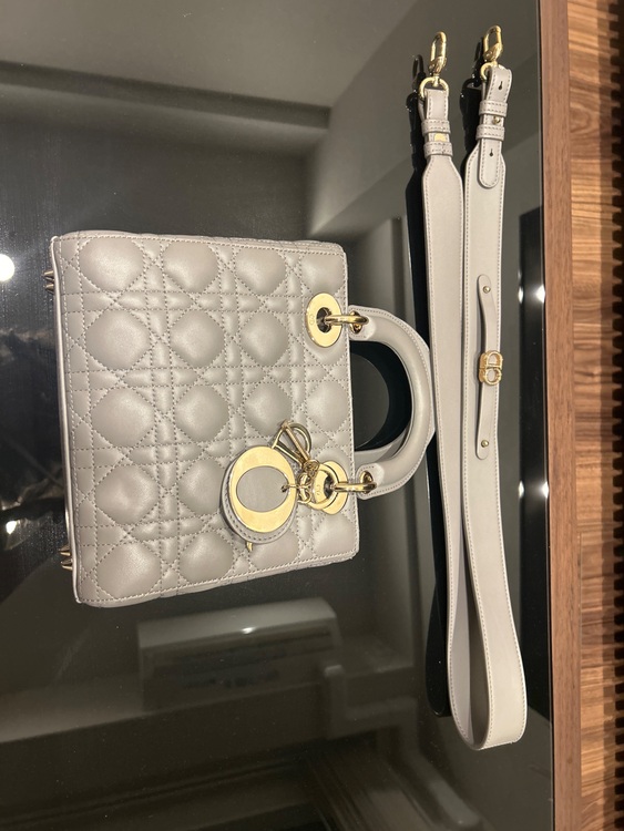 ディオール  （ブランドバッグ）の商品画像 - 査定依頼日：2025年9月15日 - 最高査定価格：410,000円