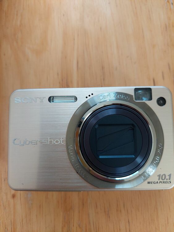 DSC-W170 SuperSteadyShot（カメラ）の商品画像 - 査定依頼日：2025年10月1日 - 最高査定価格：3,000円