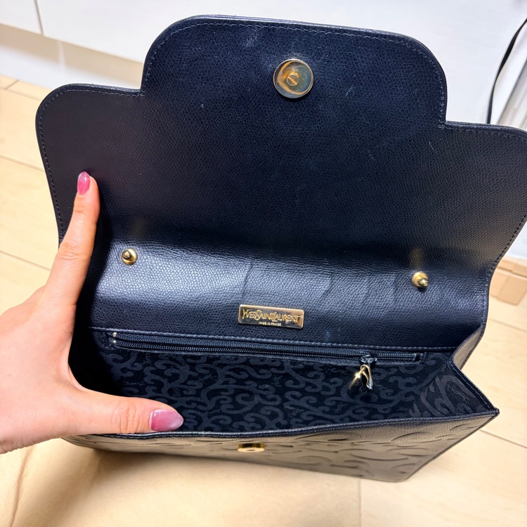 イブサンローラン  （ブランドバッグ）の商品画像 - 査定依頼日：2026年1月19日 - 最高査定価格：8,000円