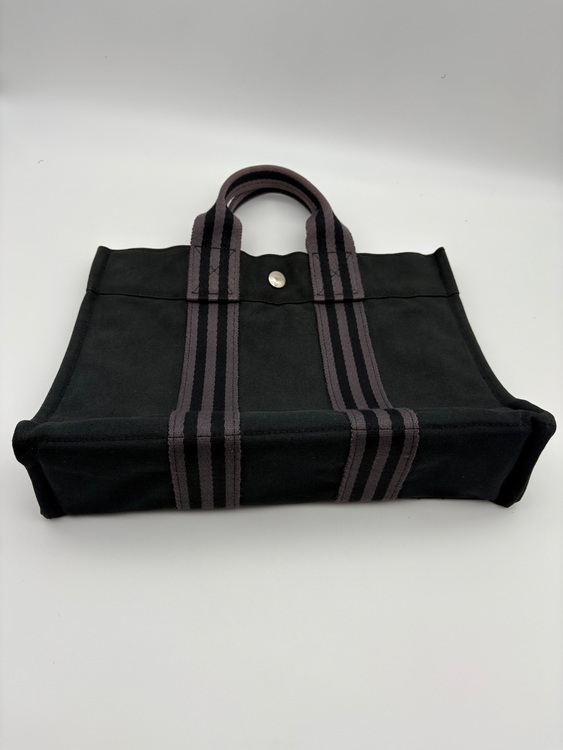 エルメス フールトゥ PM トートバッグ キャンパス地 黒系（ブランドバッグ）の商品画像 - 査定依頼日：2025年10月1日 - 最高査定価格：8,000円