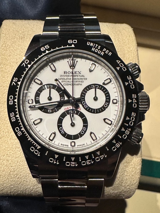 116500LN白（高級時計）の商品画像 - 査定依頼日：2025年8月12日 - 最高査定価格：4,350,000円