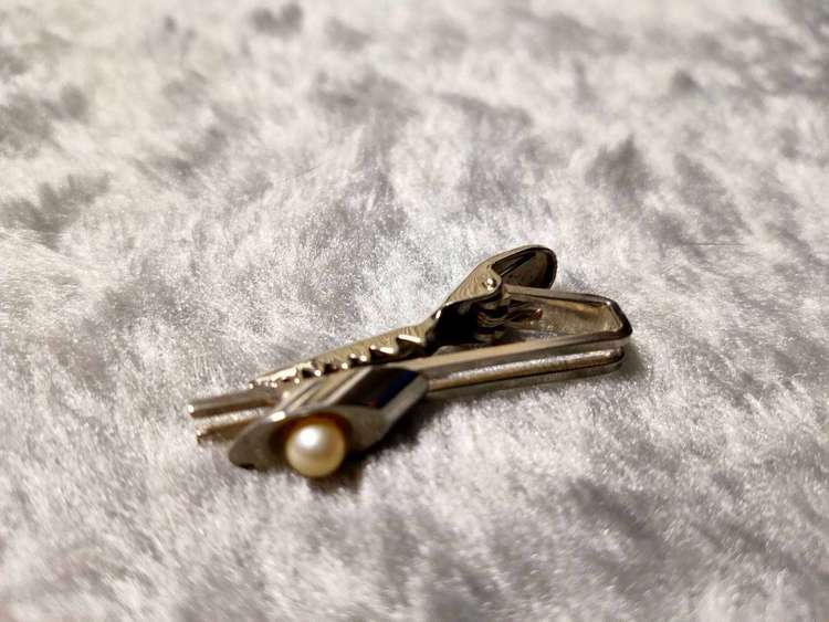 真珠　パール　カフスピン&ネクタイピンセット　シルバーの可能性あり（確認できず）（宝石）の商品画像 - 査定依頼日：2023年2月11日