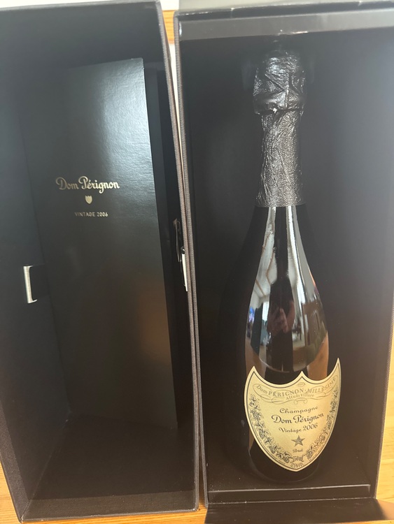 シャンパン ドン・ペリニヨン （お酒）の商品画像 - 査定依頼日：2025年8月17日 - 最高査定価格：19,000円