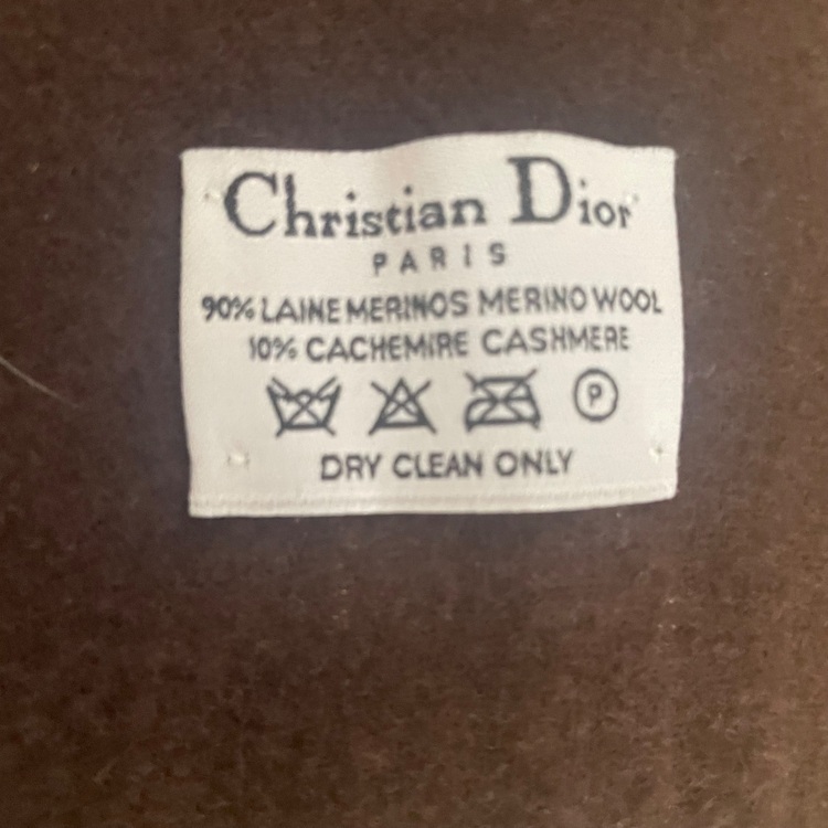 ディオール  （ブランドバッグ）の商品画像 - 査定依頼日：2025年9月24日 - 最高査定価格：28,000円