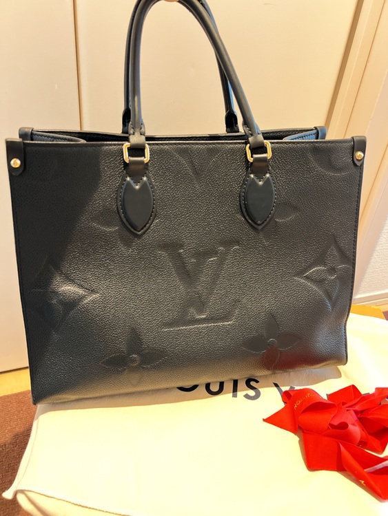 ルイヴィトン　オンザゴーMM 型番 M45595（ブランドバッグ）の商品画像 - 査定依頼日：2025年6月3日 - 最高査定価格：333,000円