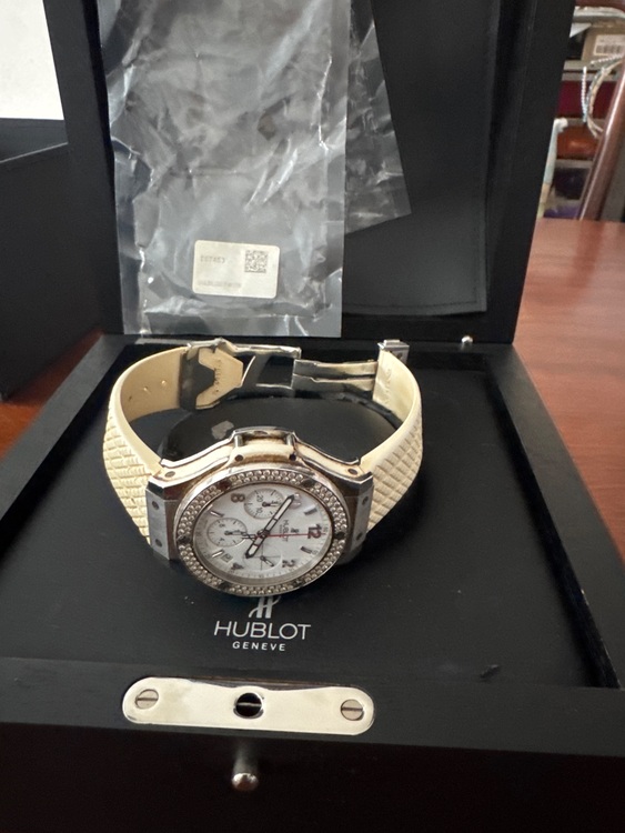 ウブロ ビックバン （高級時計）の商品画像 - 査定依頼日：2025年11月17日 - 最高査定価格：600,000円