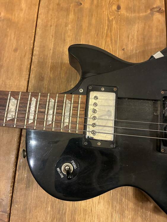 Les Paul Studio（ピアノ・楽器・PA機材）の商品画像 - 査定依頼日：2026年2月19日 - 最高査定価格：30,000円