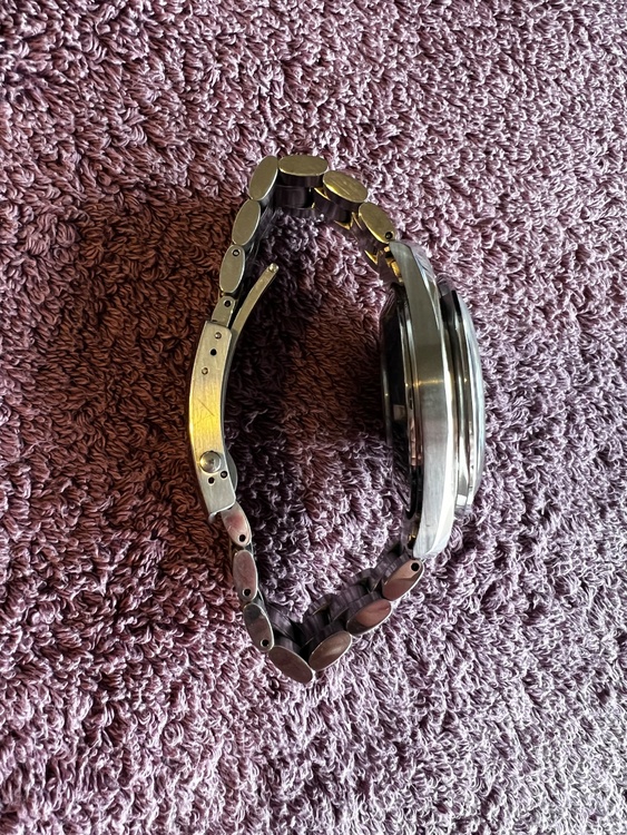 オメガスピードマスタープロフェッショナル（高級時計）の商品画像 - 査定依頼日：2026年3月26日 - 最高査定価格：650,000円