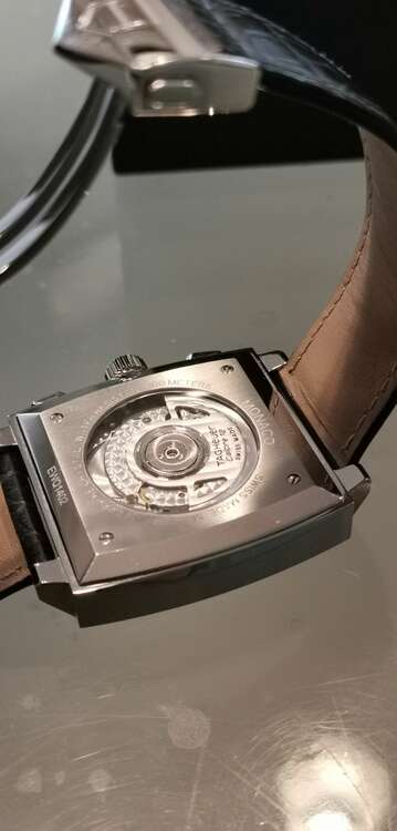 タグホイヤー モナコ CAW211（高級時計）の商品画像 - 査定依頼日：2025年5月10日 - 最高査定価格：550,000円