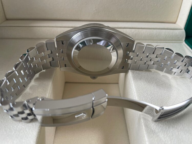 ロレックス デイトジャスト 126300（高級時計）の商品画像 - 査定依頼日：2025年4月11日 - 最高査定価格：1,630,000円