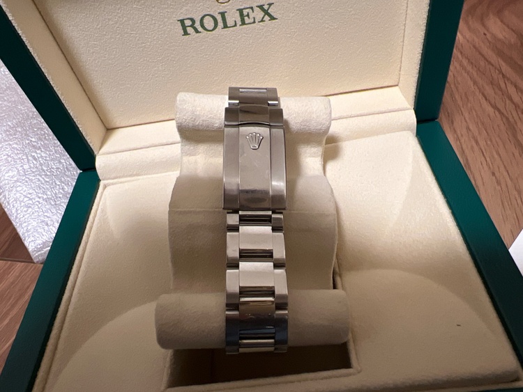 ロレックス ミルガウス 116400Gv（高級時計）の商品画像 - 査定依頼日：2026年1月18日 - 最高査定価格：1,530,000円