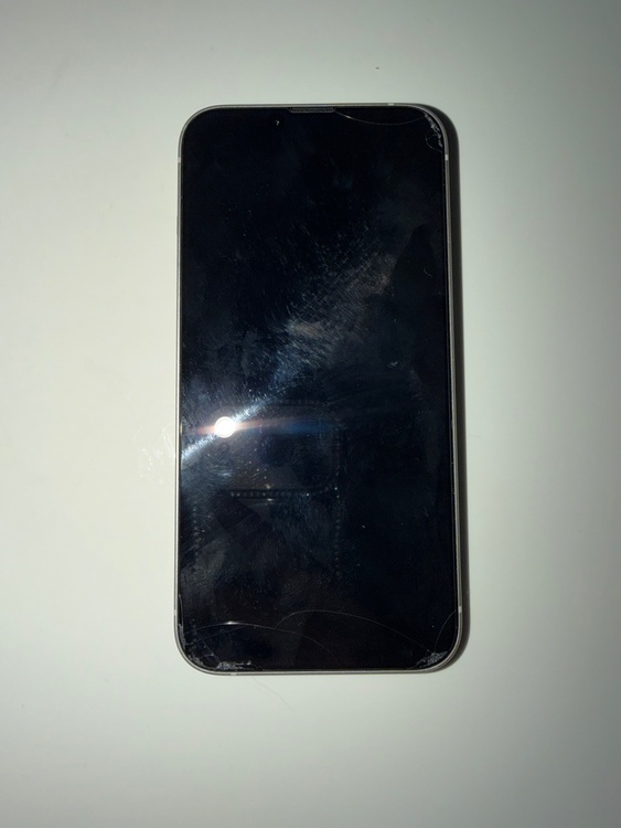 iPhone14（スマホ）の商品画像 - 査定依頼日：2026年7月31日 - 最高査定価格：52,000円