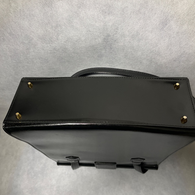 ショルダーバッグ（ブランドバッグ）の商品画像 - 査定依頼日：2026年2月25日 - 最高査定価格：20,000円