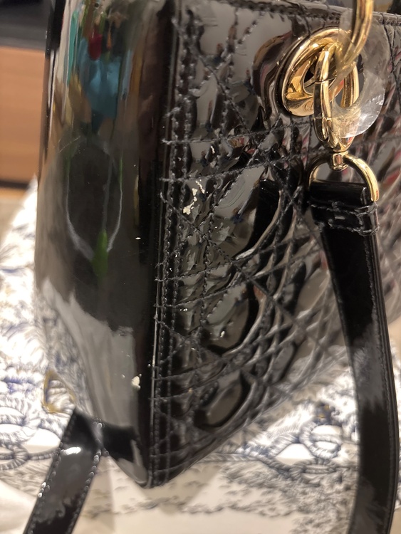 レディーディオールミディアム（ブランドバッグ）の商品画像 - 査定依頼日：2026年4月3日 - 最高査定価格：200,000円