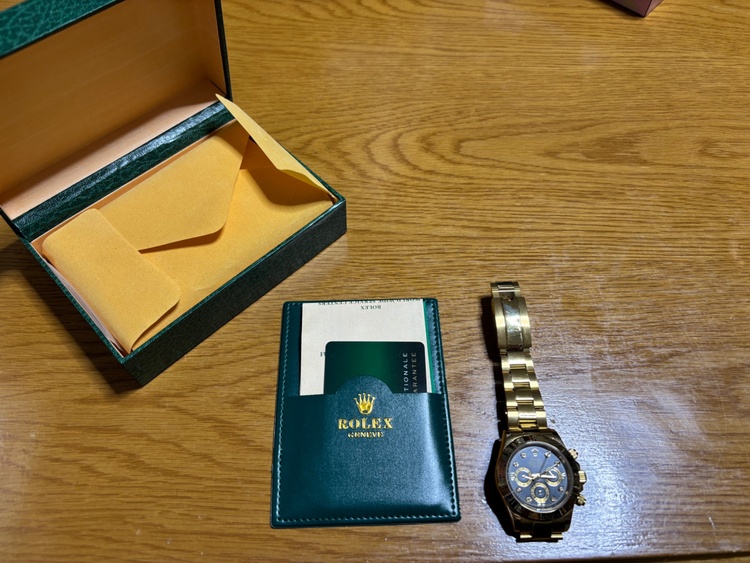 ロレックスデイトナコスモグラフ（高級時計）の商品画像 - 査定依頼日：2026年2月28日 - 最高査定価格：100,000円