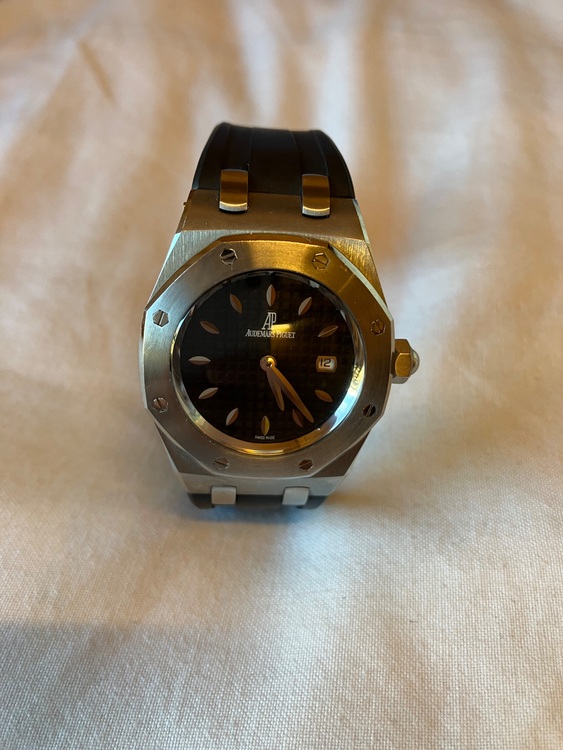 オーデマピゲ ロイヤルオーク （高級時計）の商品画像 - 査定依頼日：2025年9月2日 - 最高査定価格：1,200,000円