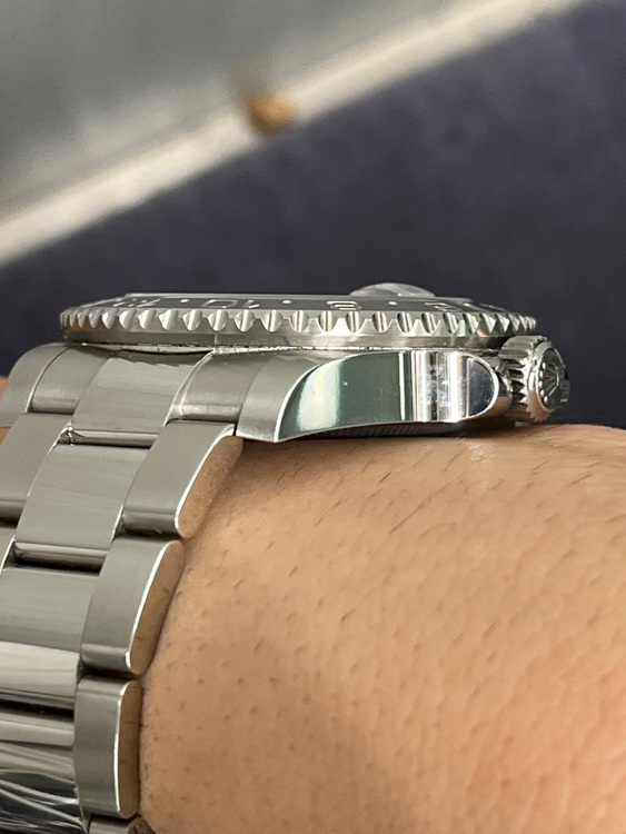 ロレックス GMTマスター 126710GRNR（高級時計）の商品画像 - 査定依頼日：2025年6月23日 - 最高査定価格：2,500,000円