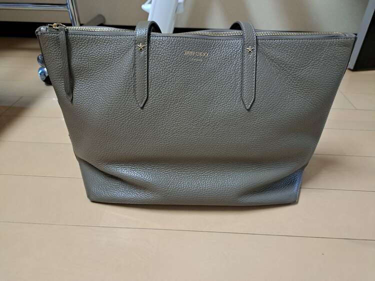 ジミーチュウ  （ブランドバッグ）の商品画像 - 査定依頼日：2025年2月4日 - 最高査定価格：25,000円