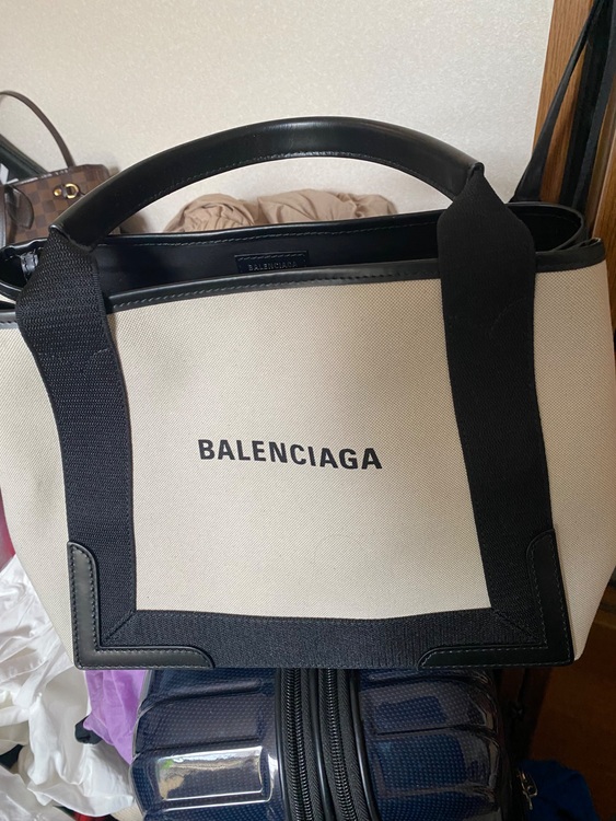 バレンシアガ  （ブランドバッグ）の商品画像 - 査定依頼日：2025年8月9日 - 最高査定価格：60,000円