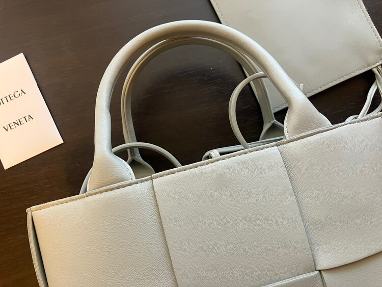 ミニ　アルコトート　アゲートグレー（ブランドバッグ）の商品画像 - 査定依頼日：2025年3月10日 - 最高査定価格：120,000円