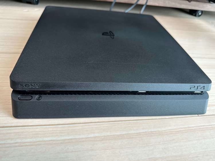 CUH-2000A（ゲーム機本体・ゲームソフト）の商品画像 - 査定依頼日：2023年8月16日 - 最高査定価格：15,000円