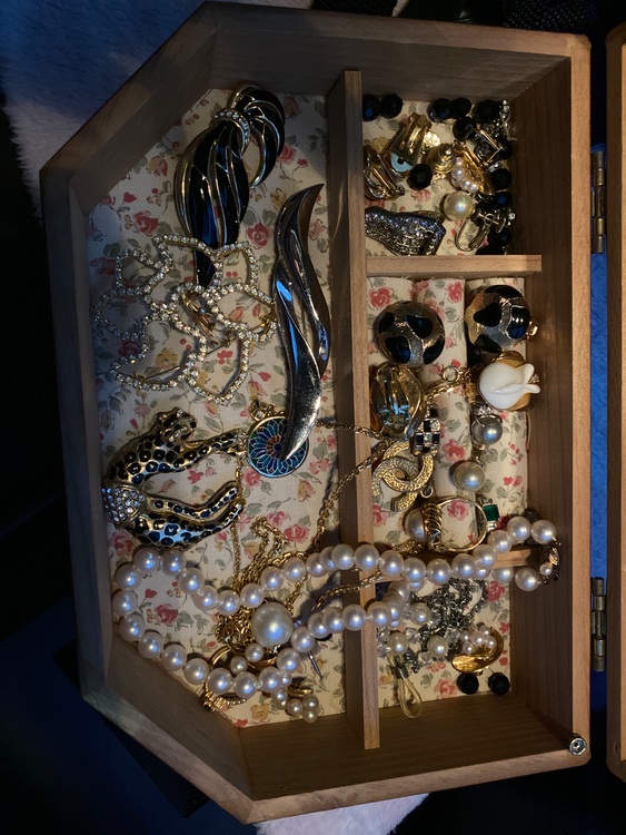 宝石（その他）（宝石）の商品画像 - 査定依頼日：2025年11月21日 - 最高査定価格：100,000円