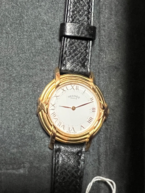エルメス　ルバン　ゴールド（高級時計）の商品画像 - 査定依頼日：2026年2月15日 - 最高査定価格：300,000円