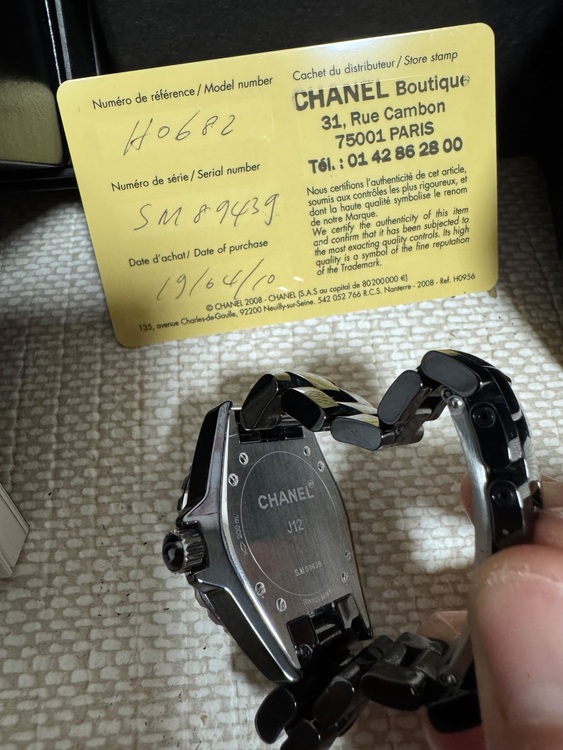 シャネル J12 H068（高級時計）の商品画像 - 査定依頼日：2025年10月1日 - 最高査定価格：240,000円