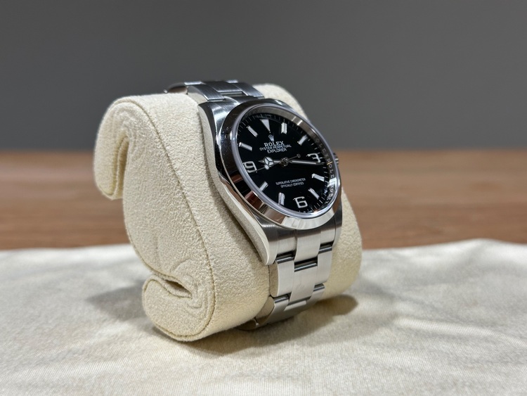 ロレックス エクスプローラー 12427（高級時計）の商品画像 - 査定依頼日：2025年8月1日 - 最高査定価格：1,150,000円